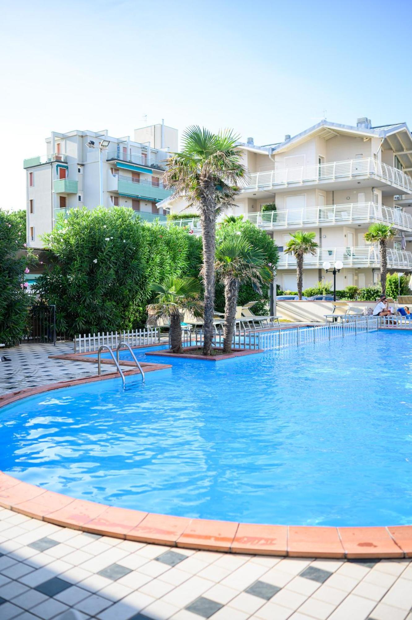 De Paris Hotel 3*