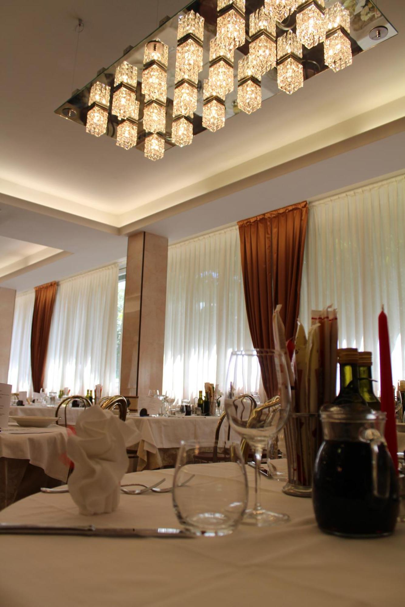 De Paris Hotel 3*